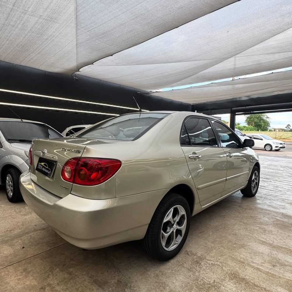 🚗 Corolla SEG 2004 AutomáticoBanco de couro, 4 pneus Michelin e muito, muito bem conservado! 😍 (6)