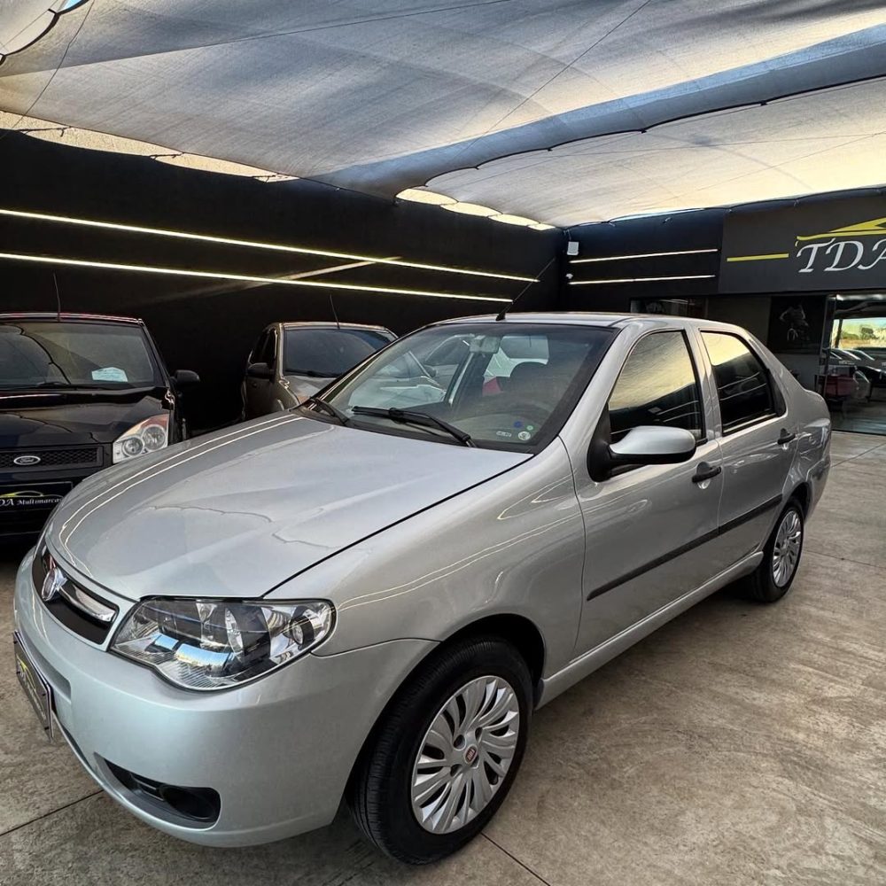 🚗 Siena 2011-2012 1.0 completo!Com 4 pneus novos e tudo em dia.Pronto pra rodar e fazer bonito (1)