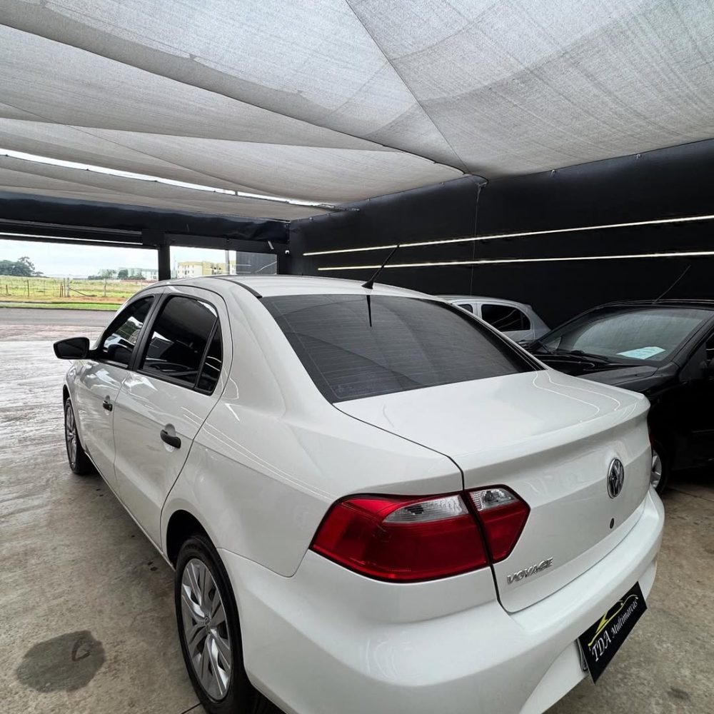 🚗 Voyage 1.0 2022-2023 completasso!Banco de couro, multimídia, chave reserva e manual 🔑💰 Apen (6)